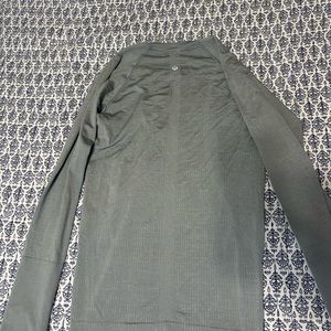 Lululemon gray swiftly size 6